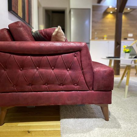 Violet Apartment By Alex Rafael Zágráb Kültér fotó
